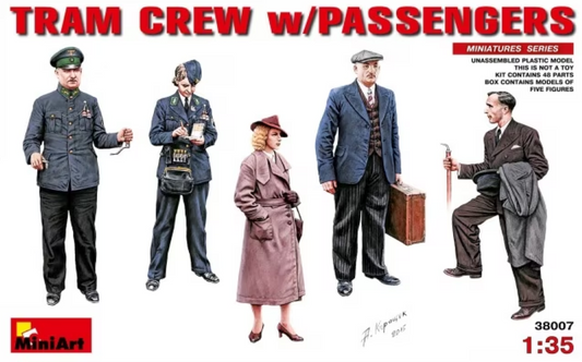 1/35 Tram Crew w/ Passengers de Miniart